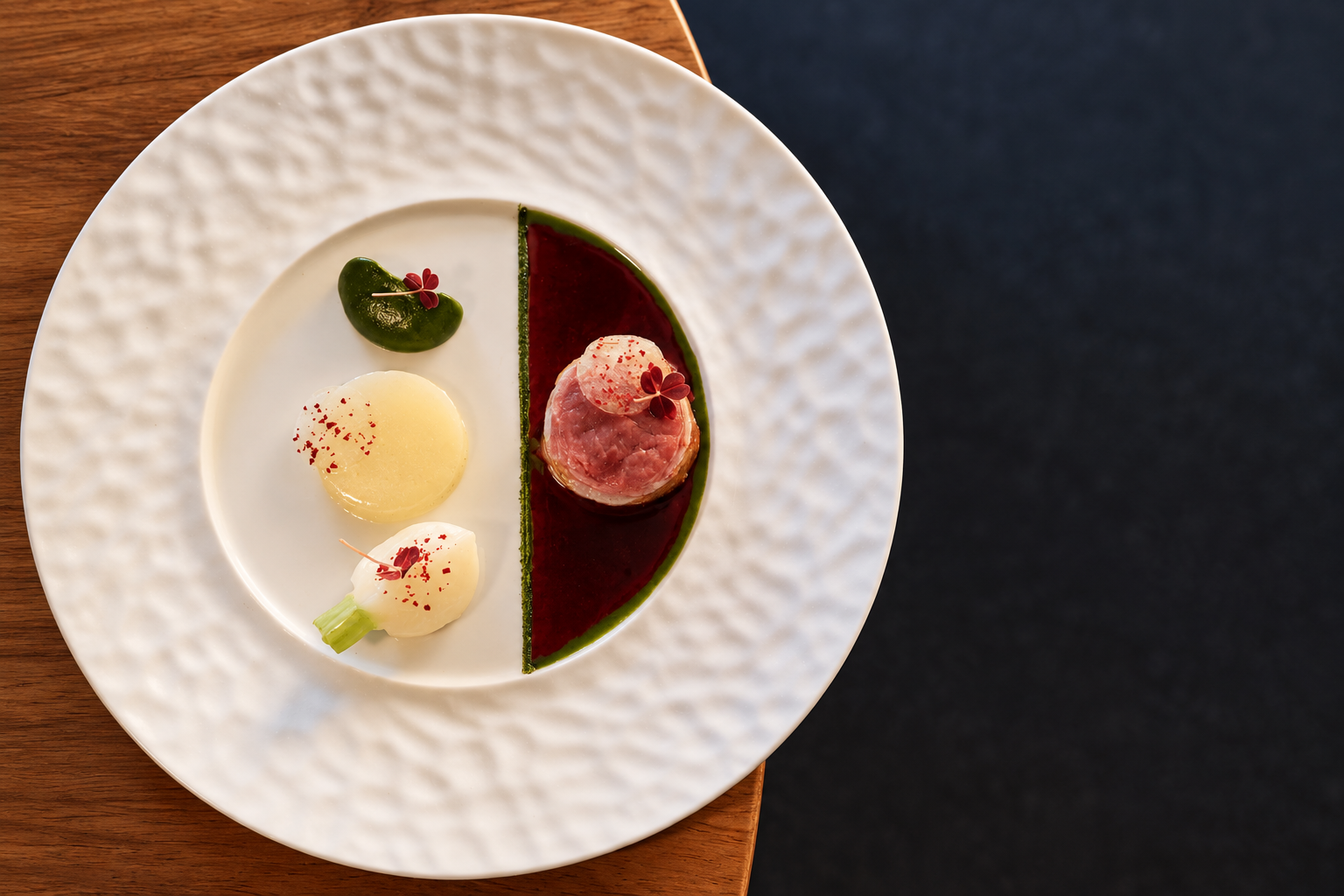 Food images have been reconstructed for illustrative purposes. Actual menu items, plating and portion sizes may vary.